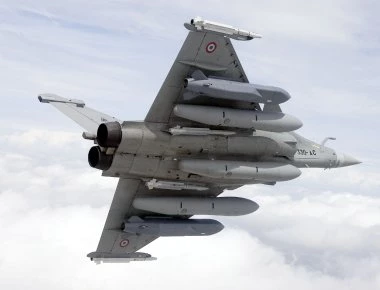 Πώς απέδωσαν τα «ελληνικά» όπλα SCALP-EG, JDAM και FREMM στην επίθεση στη Συρία